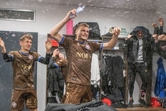 深圳青年人 深圳青年人